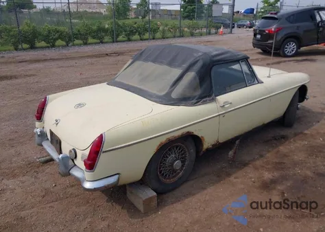 1968 Mg Mgb z USA, uszkodzony, nr VIN 00000GHN40146286G